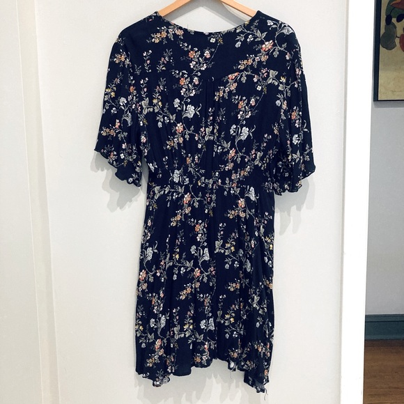 Gifted - Stretchy floral summer dress - Picture 3 of 16